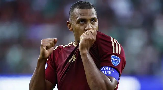 Salomón Rondón anotó el único gol de Venezuela ante México.