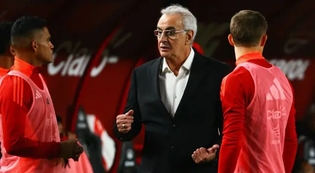 Jorge Fossati sostuvo una charla con la selección peruana tras derrota ante Canadá Jorge Fossati sostuvo una charla con la selección peruana tras derrota ante Canadá