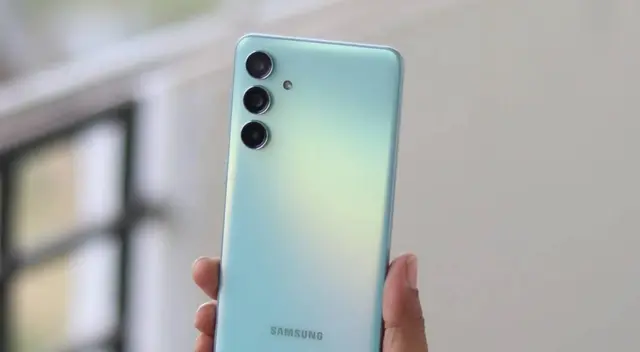 Características y precio del Galaxy M55 5G, el gama media más potente del mercado en 2024.