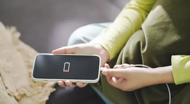 Conoce cómo cargar más rápido tu celular ante una urgencia.