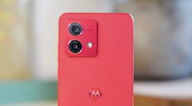 El celular Motorola que está dentro de la gama media a un precio accesible.