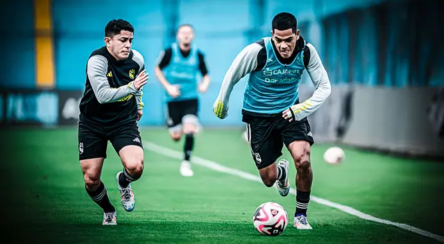 Sporting Cristal entrenó en el Estadio Alberto Gallardo.