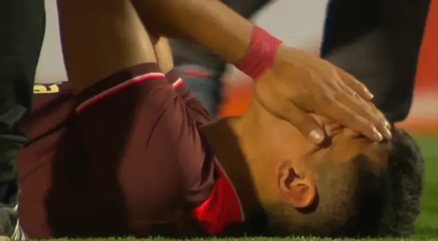 José Rivera no pudo continuar el partido a raíz de una lesión José Rivera no pudo continuar el partido a raíz de una lesión