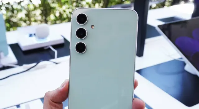 Conoce las características y precio del Galaxy S24FE de Samsung, el gama alta más potente y barato. Conoce las características y precio del Galaxy S24FE de Samsung, el gama alta más potente y barato.