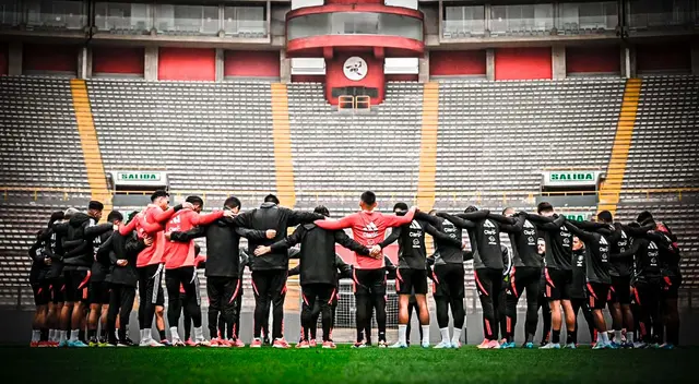 Perú se prepara para enfrentar a Colombia.