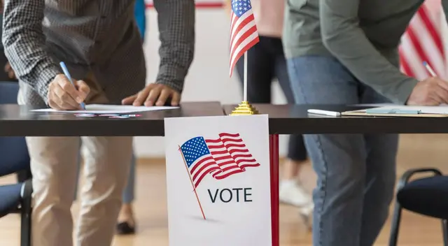 Conoce si los inmigrantes indocumentados pueden votar este 5 de noviembre. Conoce si los inmigrantes indocumentados pueden votar este 5 de noviembre.