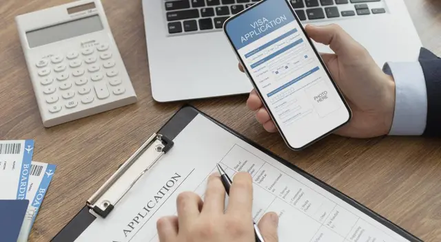 Conoce cuáles son las ventajas de presentar tu formulario en línea en USCIS. Conoce cuáles son las ventajas de presentar tu formulario en línea en USCIS.