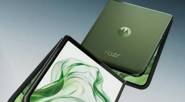 Este teléfono plegable destaca por su gran pantalla, además de una externa que brinda una experiencia única. Este teléfono plegable destaca por su gran pantalla, además de una externa que brinda una experiencia única.