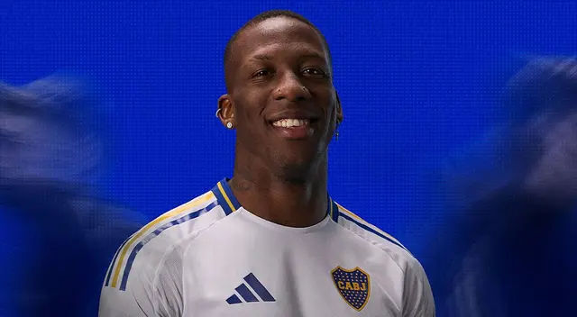 Luis Advíncula fue parte en la presentación de la nueva camiseta de Boca Juniors