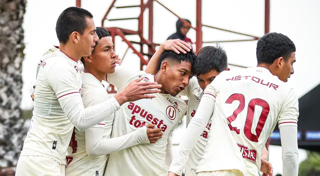 Universitario dejó anonadados a sus hinchas con noticia sobre sus canteras.
