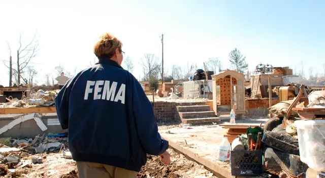 Conoce cómo ser parte de los voluntarios del FEMA.