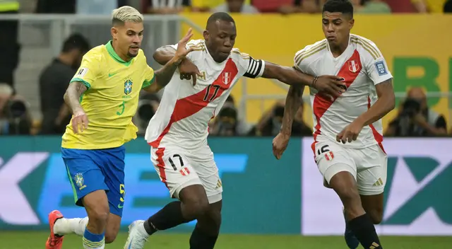 Luis Advíncula fue el capitán de Perú ante Brasil.