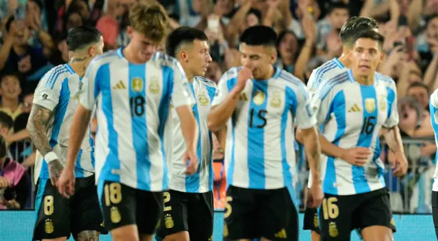 Figura de la selección argentina se perderá partido ante Perú por lesión.