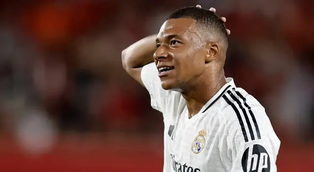 Kylian Mbappé con camiseta del Real Madrid