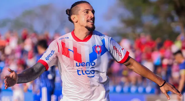 Francisco da Cosa celebra su gol contra Sol de América. Francisco da Cosa celebra su gol contra Sol de América.