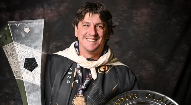 Jean Ferrari festejó el nuevo campeonato ganado por Universitario este 2024.