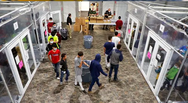 Si necesitas ubicar a alguien bajo custodia del CBP, visita el sitio web del Servicio de Inmigración y Control de Aduanas (ICE) para consultar su estado.