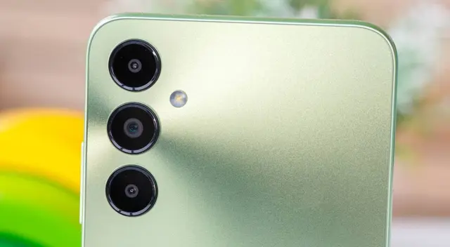 El celular de Samsung tiene precio bajo y un alto rendimiento. El celular de Samsung tiene precio bajo y un alto rendimiento.