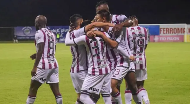 Saprissa ganó 1-0 a Liberia con único gol de Gino Vivi Saprissa ganó 1-0 a Liberia con único gol de Gino Vivi