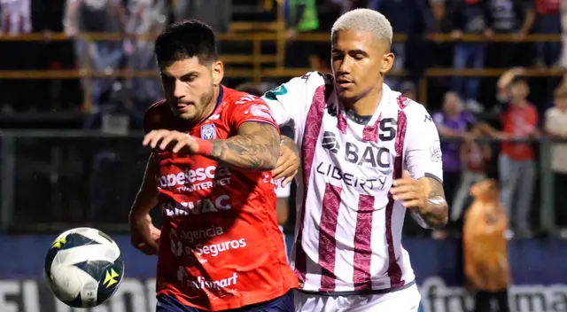 Saprissa igualó sobre la hora ante San Carlos y el finalista se define en la vuelta.