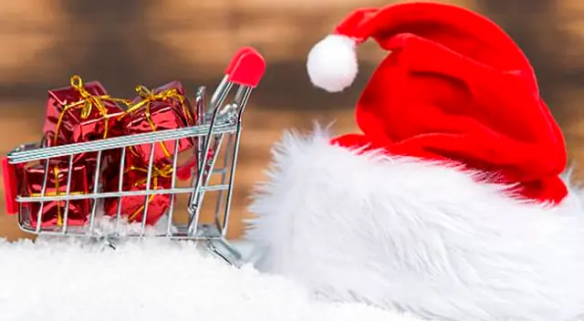 Las compras navideñas en EE. UU. incluyen llenar la despensa, y los consumidores buscan alternativas para maximizar su presupuesto.