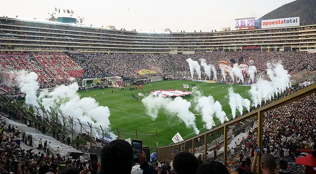 Universitario salió nuevamente campeón nacional en su centenario y disputará torneo internacional.