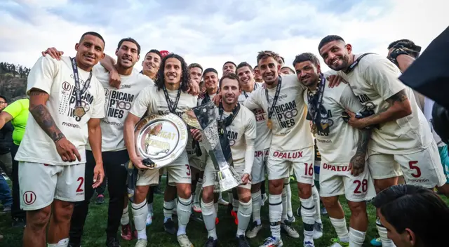 Universitario salió bicampeón en su Centenario