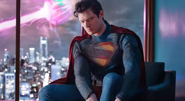 El avance muestra momentos impactantes, incluyendo el descenso de Superman y su conexión emocional con Krypto, su fiel perro.