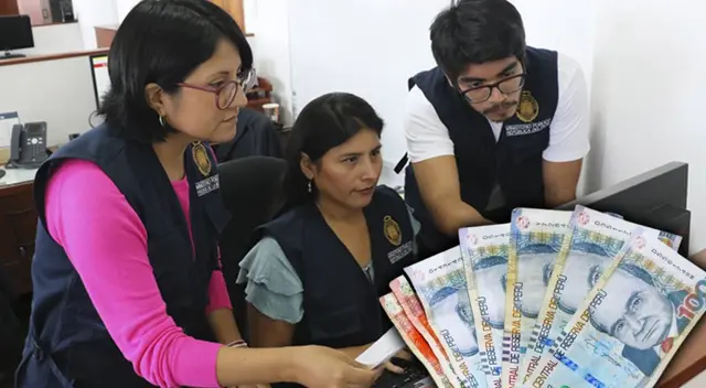Bono de 1,000 soles que recibirá el sector público en diciembre. Bono de 1,000 soles que recibirá el sector público en diciembre.