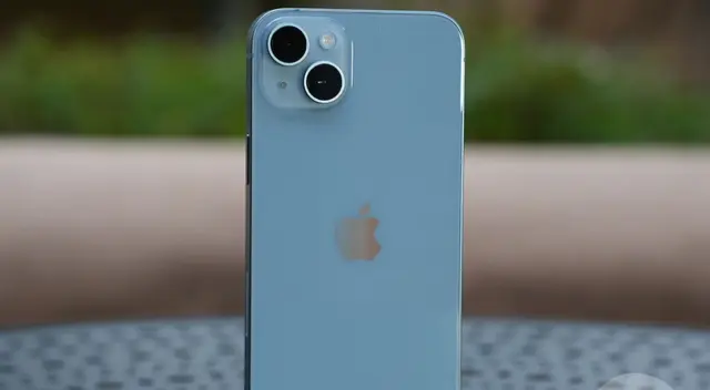 Este iPhone te sorprenderá con su procesador, pantalla premium, buen almacenamiento y soberbia grabación de video. Este iPhone te sorprenderá con su procesador, pantalla premium, buen almacenamiento y soberbia grabación de video.