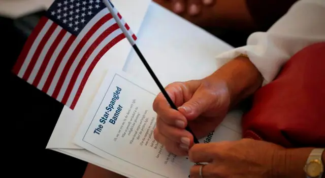 Es recomendable realizar este cambio a través de la cuenta en línea de USCIS para evitar retrasos. Es recomendable realizar este cambio a través de la cuenta en línea de USCIS para evitar retrasos.