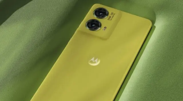 Si quieres un gama media económico con bellos colores, entonces este Motorola está esperando por ti.