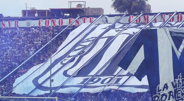 Ex futbolista de Alianza Lima luce nueva camiseta el 2025. Ex futbolista de Alianza Lima luce nueva camiseta el 2025.