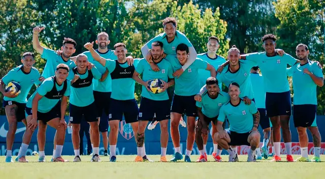 Alianza Lima se enfrentó a Vélez en amistoso.