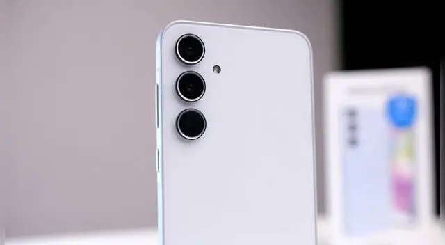 Conoce la ficha técnica del Samsung Galaxy A35, el gama media más equilibrado que supera al A55 5G de Samsung.