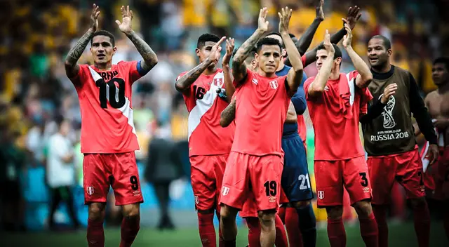 Selección peruana despidiéndose del Mundial Rusia 2018. Selección peruana despidiéndose del Mundial Rusia 2018.