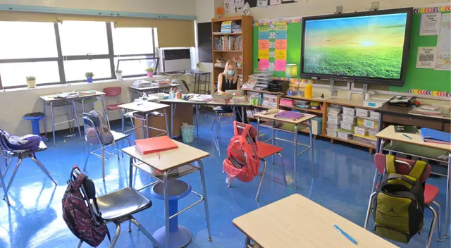 Crece el miedo y retiran a sus hijos de las aulas ante redadas. Crece el miedo y retiran a sus hijos de las aulas ante redadas.