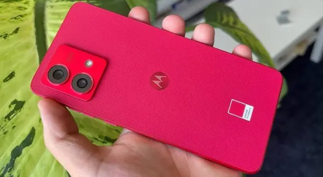 Este es el Motorola G84, el gama media más potente y barato que supera al Galaxy A55 de Samsung. Este es el Motorola G84, el gama media más potente y barato que supera al Galaxy A55 de Samsung.