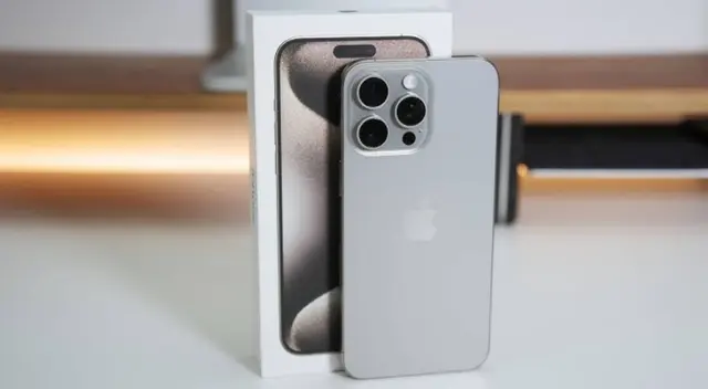 Conoce la ficha técnica del iPhone 14 Pro Max, el gama alta de Apple que supera al poderoso Galaxy S25 ULTRa de Samsung.