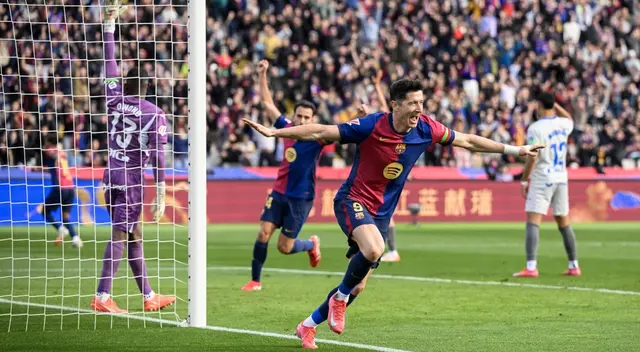 Robert Lewandowski en el 1-0 del Barcelona vs. Alavés.