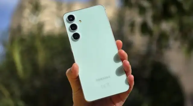 Conoce la ficha técnica del Samsung S24 FE, el smartphone de gama alta que supera al Galaxy S25.