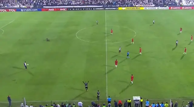 Periodista paraguayo reaccionó así a la eliminación ante Alianza Lima. Periodista paraguayo reaccionó así a la eliminación ante Alianza Lima.