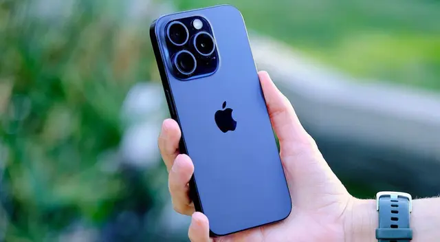 Este Apple viene integrado con inteligencia artificial, además del botón de cámara para tener mejor control sobre tus fotografías.