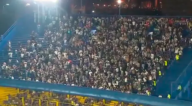 Hinchas de Alianza Lima se pelearon en La Bombonera previo al partido ante Boca Juniors. Hinchas de Alianza Lima se pelearon en La Bombonera previo al partido ante Boca Juniors.