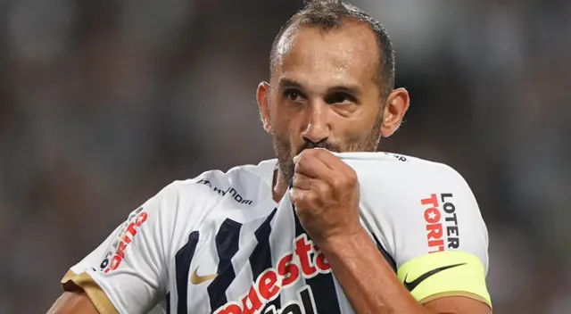 Hernán Barcos sorprende con inédito mensaje tras clasificar a fase 3