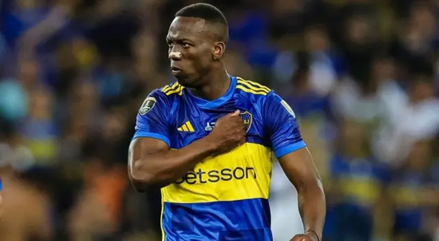 Luis Advíncula recibió un fuerte anuncio.