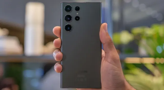 Este potente Samsung cuenta con IA, pero también con el S-Pen, así como un sistema operativo actualiado. Este potente Samsung cuenta con IA, pero también con el S-Pen, así como un sistema operativo actualiado.
