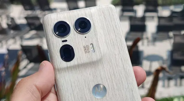 Conoce la ficha técnica del Motorola Edge 50 ULTRA, el gama alta más potente que un iPhone 15 Pro Max y Galaxy S24 Ultra. Conoce la ficha técnica del Motorola Edge 50 ULTRA, el gama alta más potente que un iPhone 15 Pro Max y Galaxy S24 Ultra.