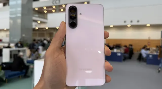 El teléfono gama media de Samsung que llega a romper el mercado.