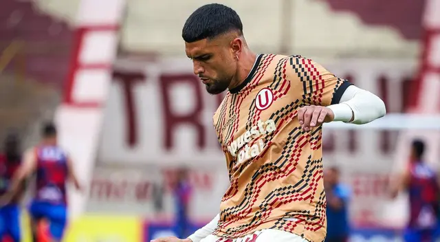 Universitario impacta a su numerosa hinchada.